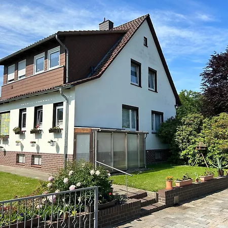 Winzenburg In Der Naehe Vom Steinhuder Und Dinopark Muenchehagen *