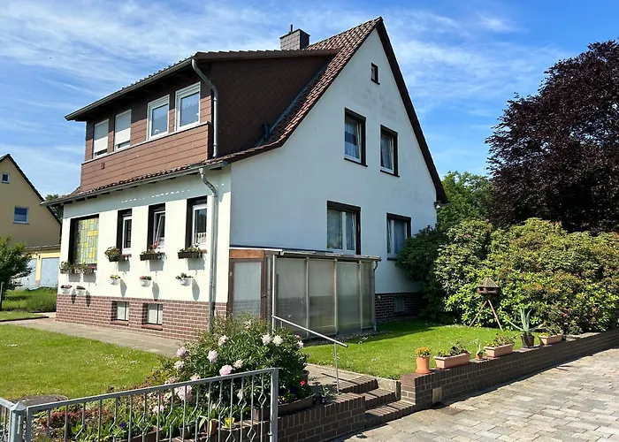 Winzenburg In Der Naehe Vom Steinhuder Und Dinopark Muenchehagen *
